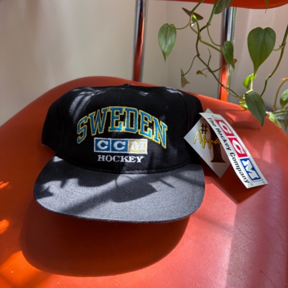 vintage CCM SWEDEN HOCKEY Snapback hat RARE NWT - Picture 9 of 9